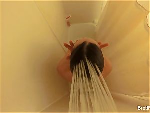 killer blonde Brett Rossi takes a super-cute shower